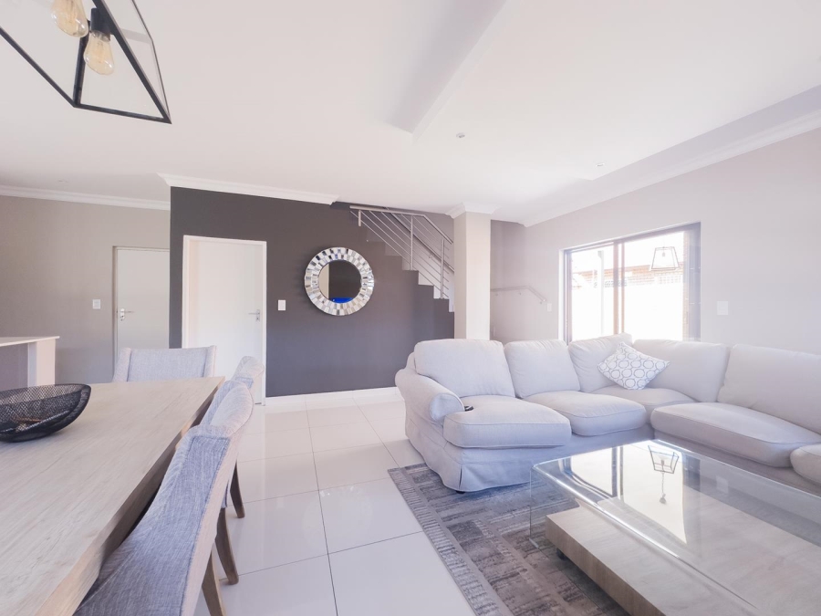 To Let 3 Bedroom Property for Rent in Equestria Gauteng