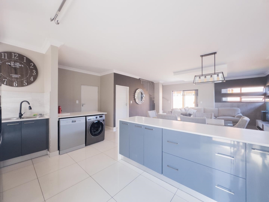 To Let 3 Bedroom Property for Rent in Equestria Gauteng