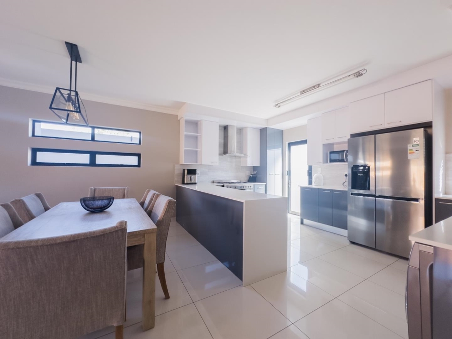 To Let 3 Bedroom Property for Rent in Equestria Gauteng