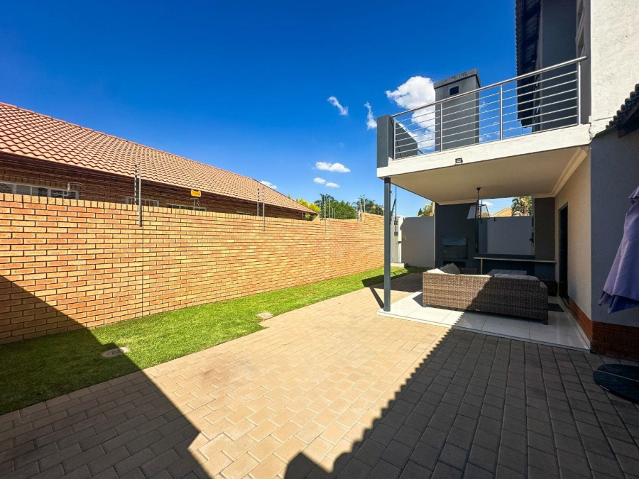 To Let 3 Bedroom Property for Rent in Equestria Gauteng