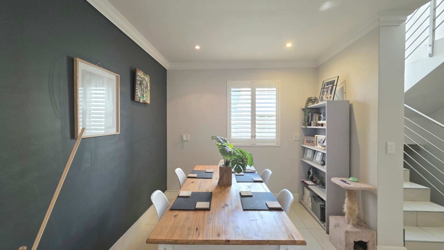 2 Bedroom Property for Sale in Atholl Gauteng