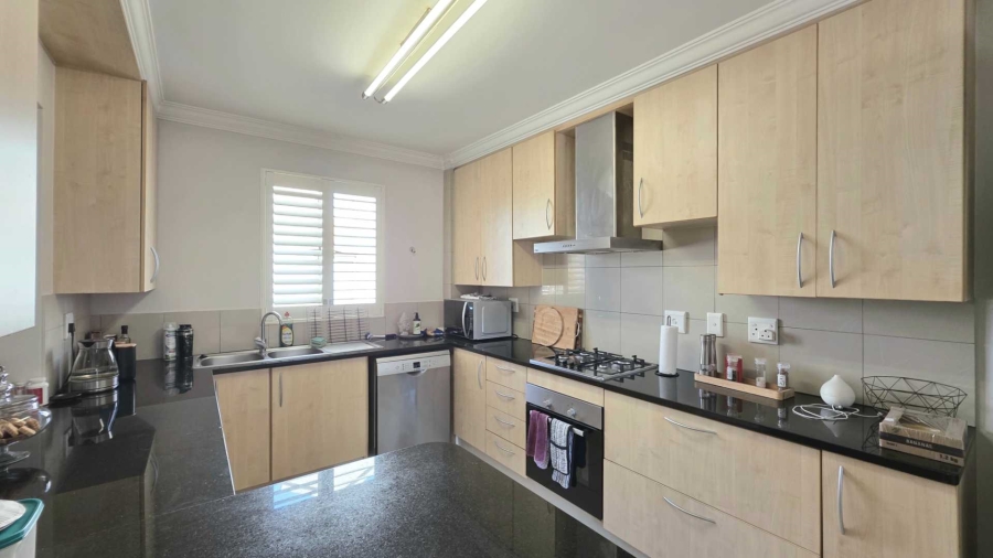 2 Bedroom Property for Sale in Atholl Gauteng