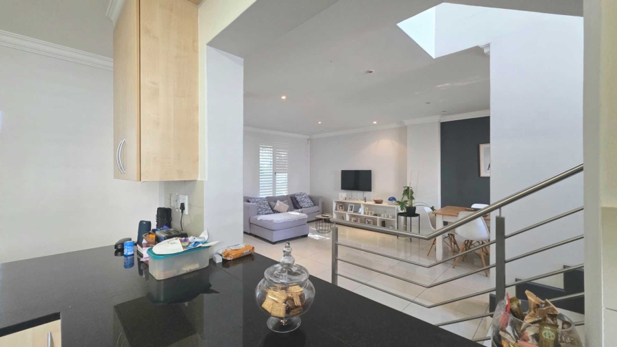 2 Bedroom Property for Sale in Atholl Gauteng