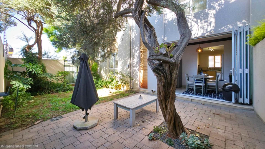 2 Bedroom Property for Sale in Atholl Gauteng