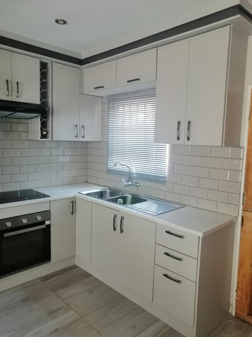 3 Bedroom Property for Sale in Rosslyn Gauteng