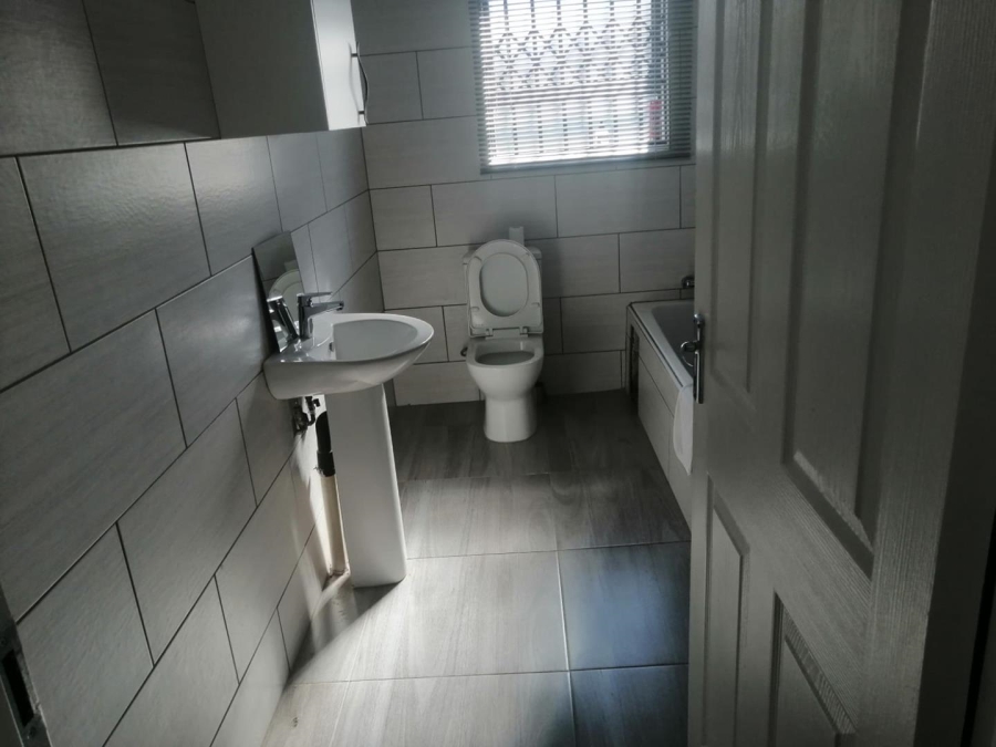 3 Bedroom Property for Sale in Rosslyn Gauteng