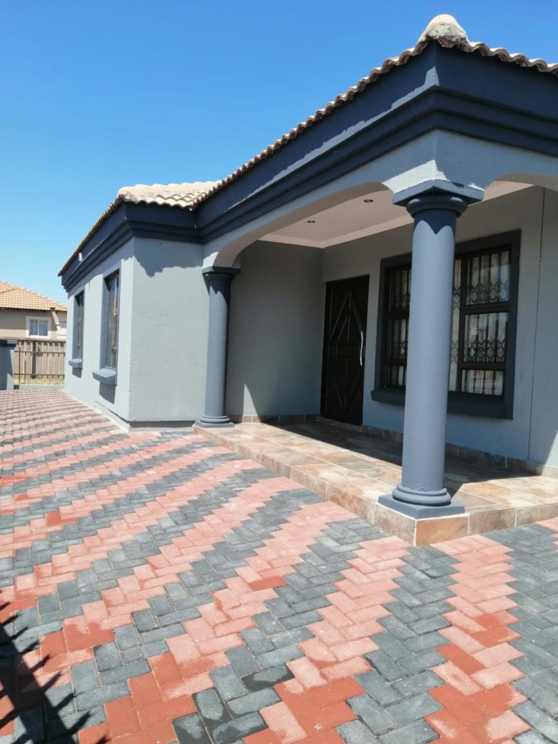 3 Bedroom Property for Sale in Rosslyn Gauteng