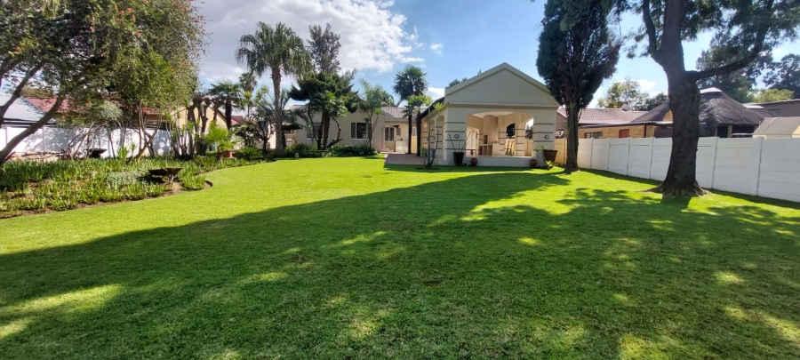 To Let 3 Bedroom Property for Rent in Brackendowns Gauteng