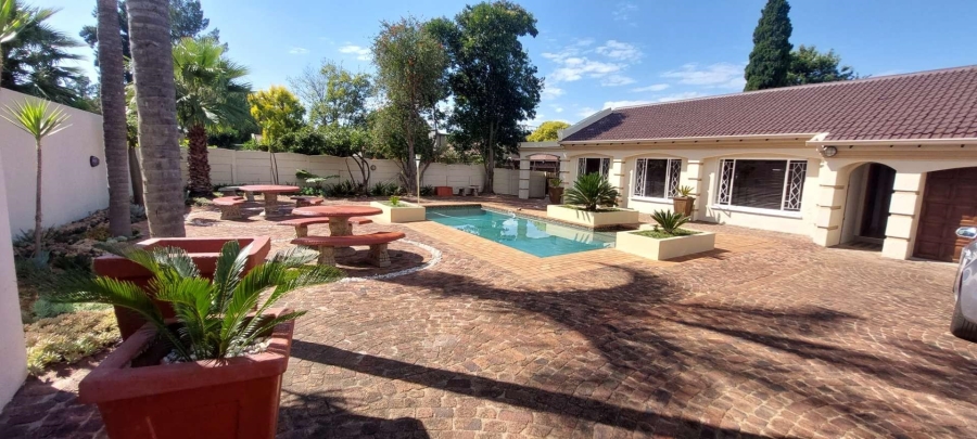 To Let 3 Bedroom Property for Rent in Brackendowns Gauteng