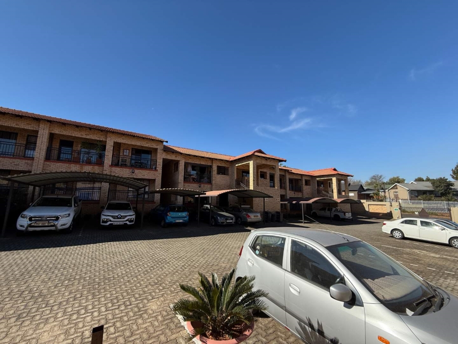 2 Bedroom Property for Sale in Monument Gauteng