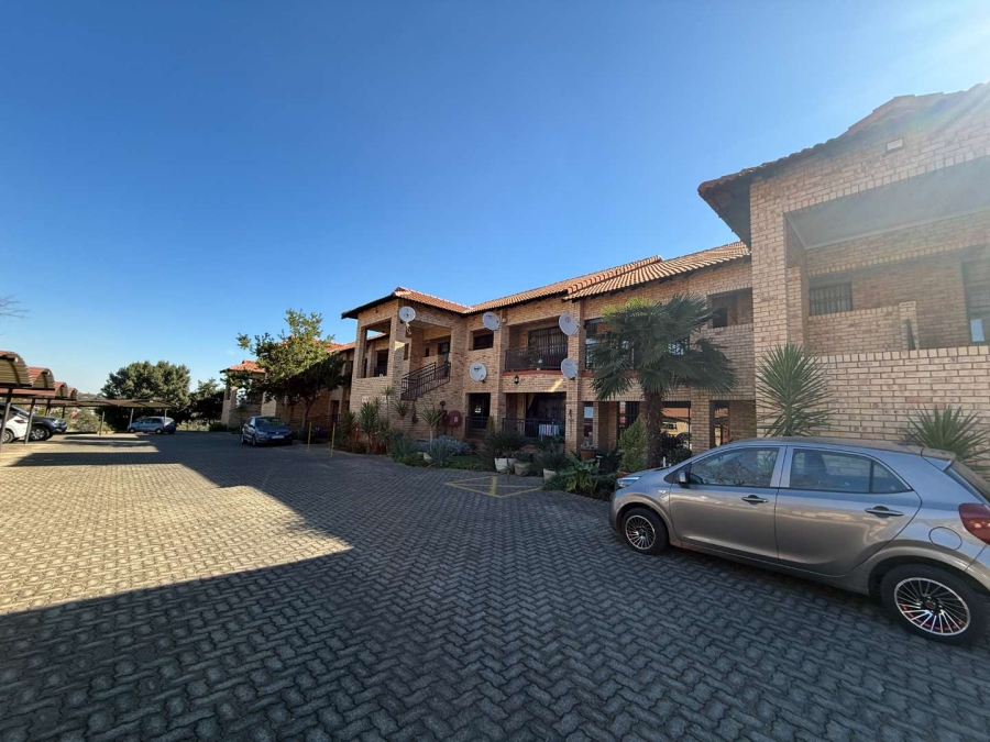 2 Bedroom Property for Sale in Monument Gauteng
