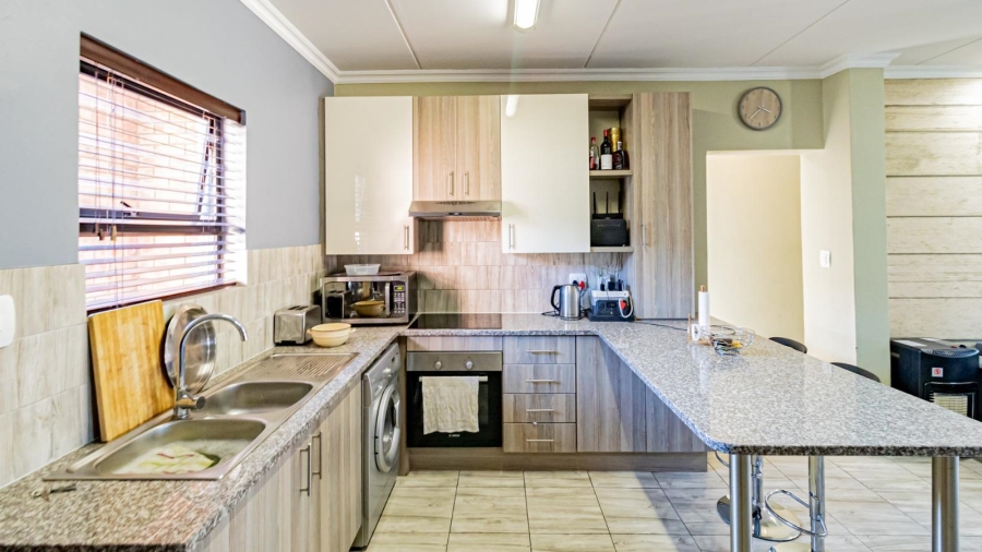 3 Bedroom Property for Sale in Noordwyk Gauteng