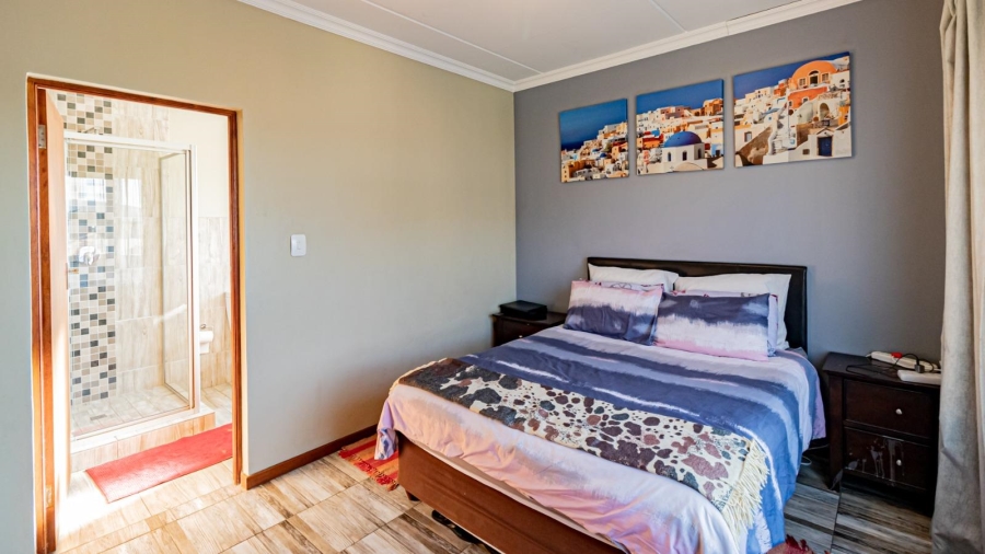 3 Bedroom Property for Sale in Noordwyk Gauteng