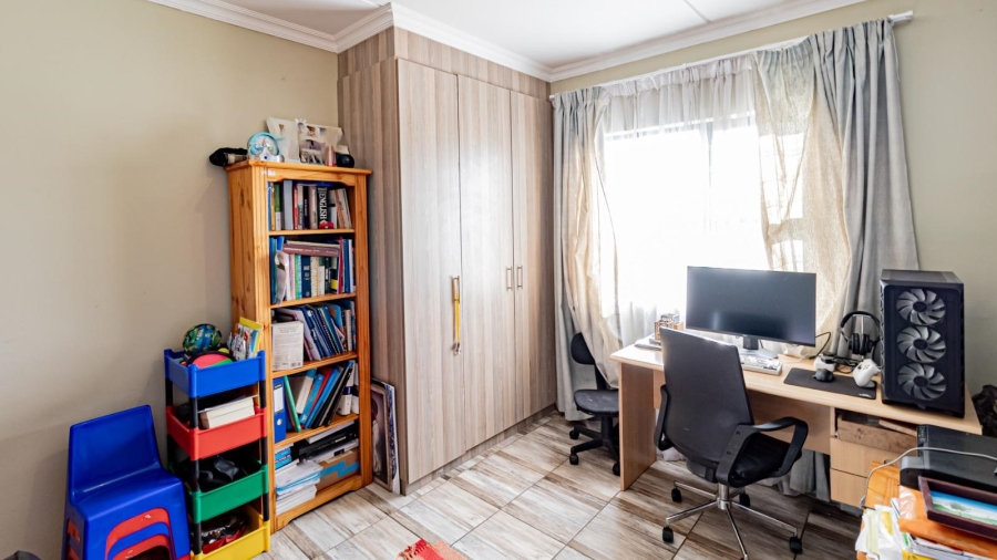 3 Bedroom Property for Sale in Noordwyk Gauteng