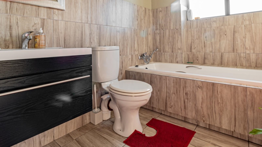 3 Bedroom Property for Sale in Noordwyk Gauteng
