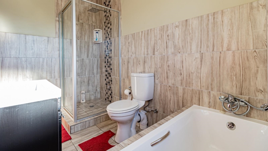 3 Bedroom Property for Sale in Noordwyk Gauteng