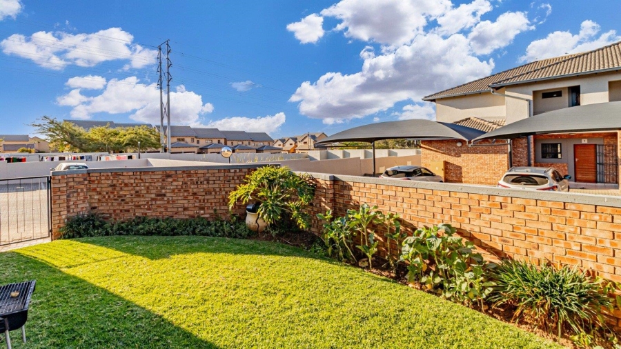 3 Bedroom Property for Sale in Noordwyk Gauteng