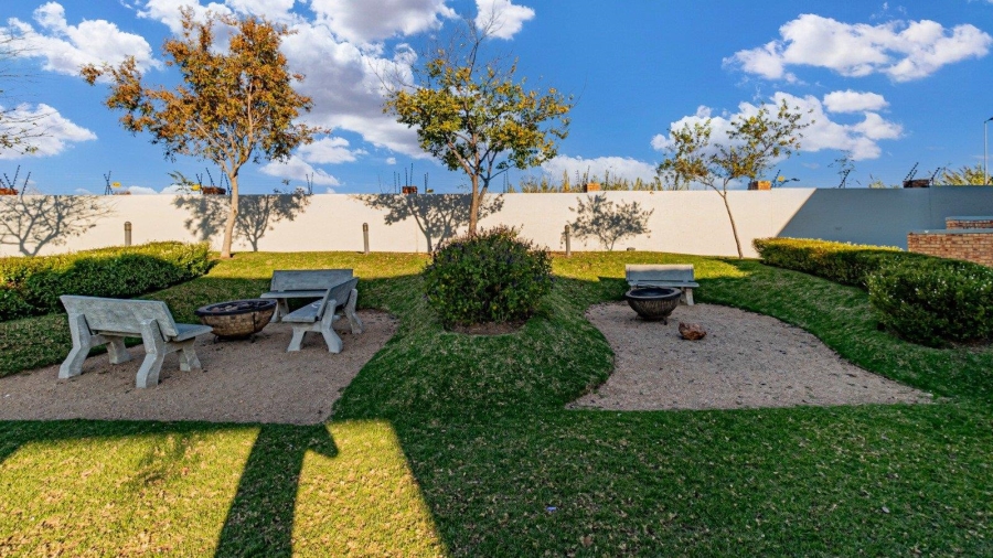 3 Bedroom Property for Sale in Noordwyk Gauteng