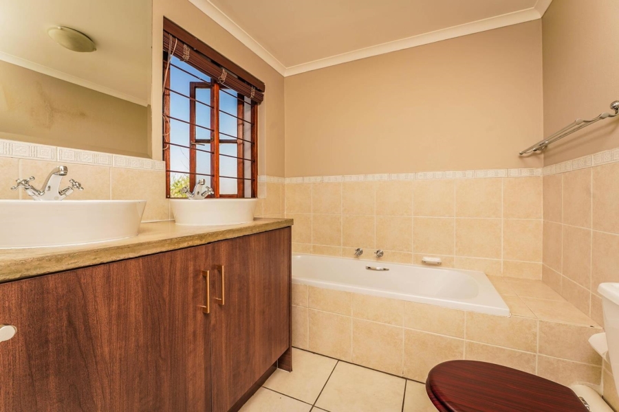 To Let 3 Bedroom Property for Rent in Edenburg Gauteng