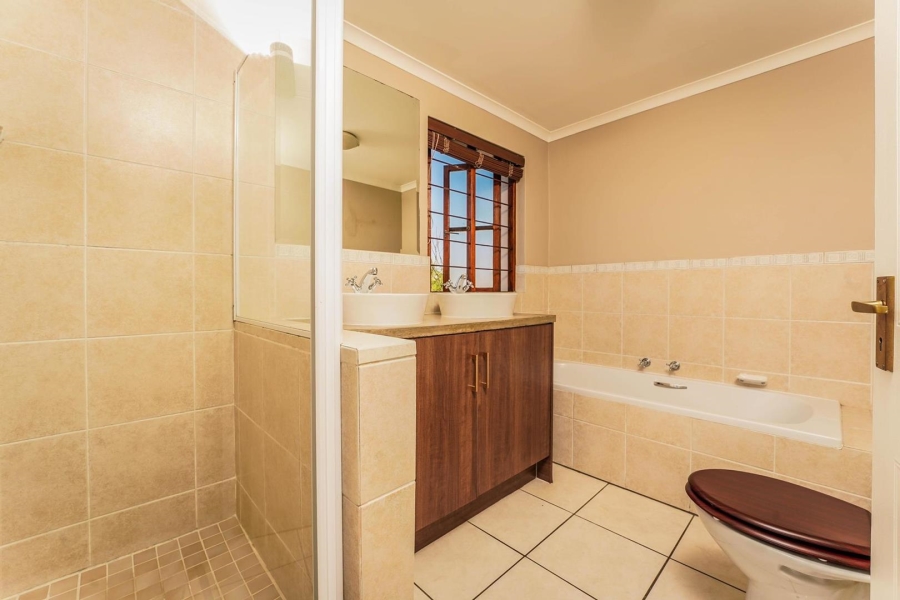 To Let 3 Bedroom Property for Rent in Edenburg Gauteng
