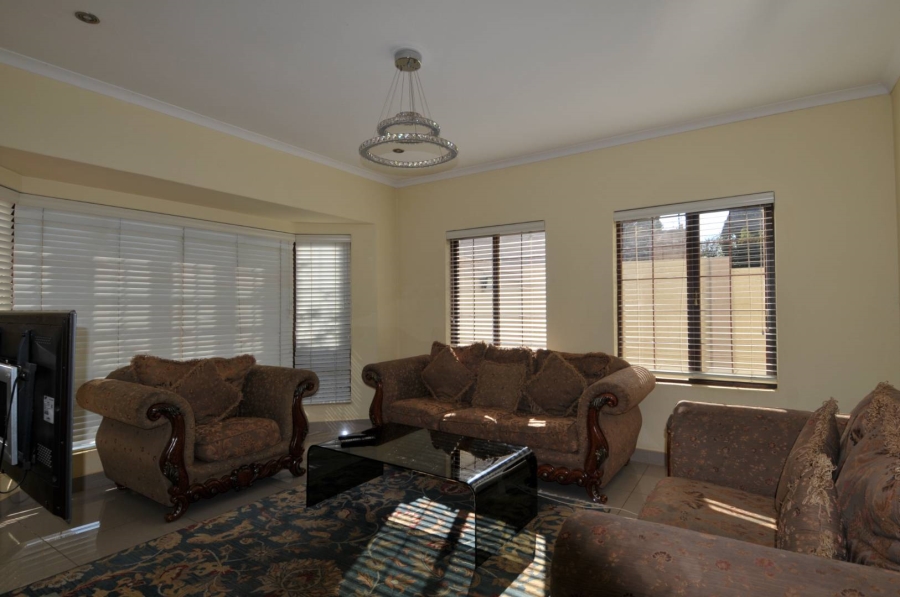 5 Bedroom Property for Sale in Moreleta Park Gauteng
