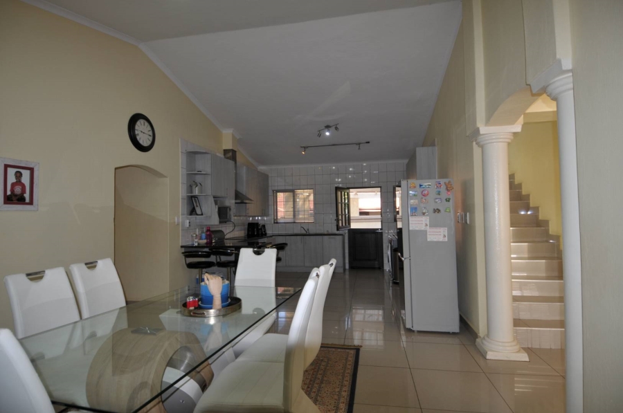 5 Bedroom Property for Sale in Moreleta Park Gauteng