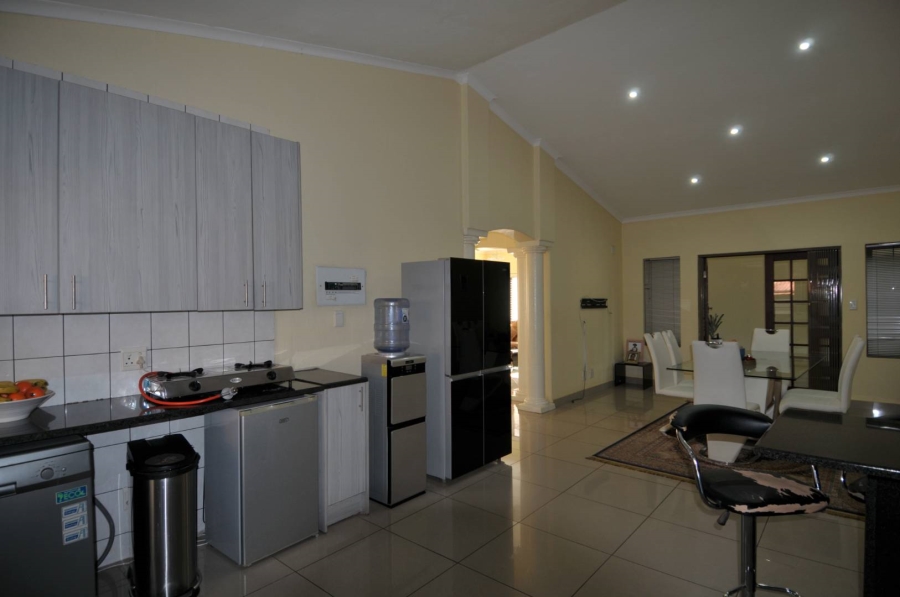 5 Bedroom Property for Sale in Moreleta Park Gauteng
