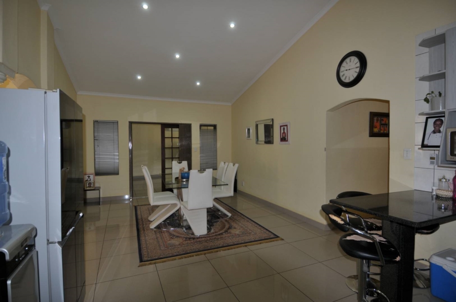 5 Bedroom Property for Sale in Moreleta Park Gauteng