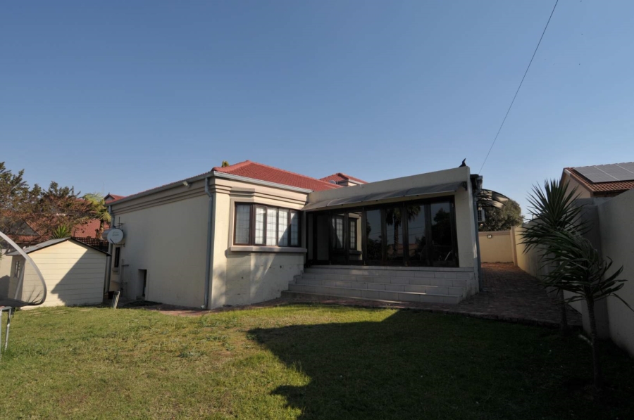 5 Bedroom Property for Sale in Moreleta Park Gauteng