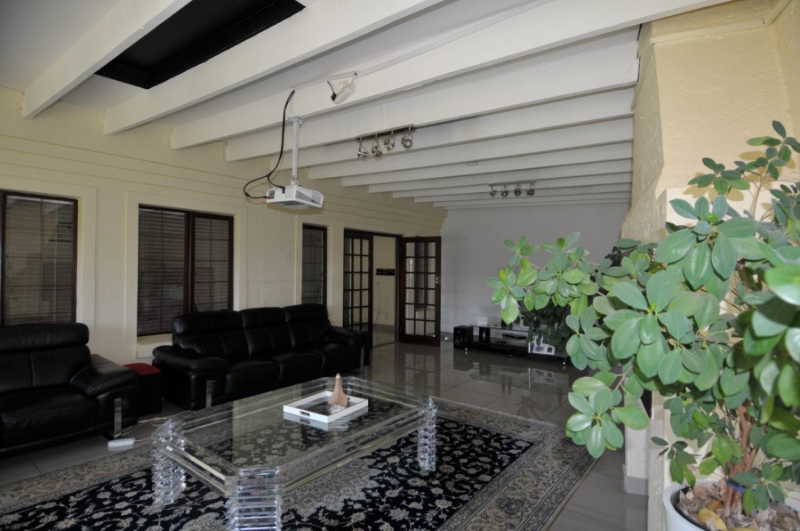 5 Bedroom Property for Sale in Moreleta Park Gauteng