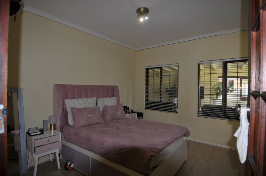 5 Bedroom Property for Sale in Moreleta Park Gauteng