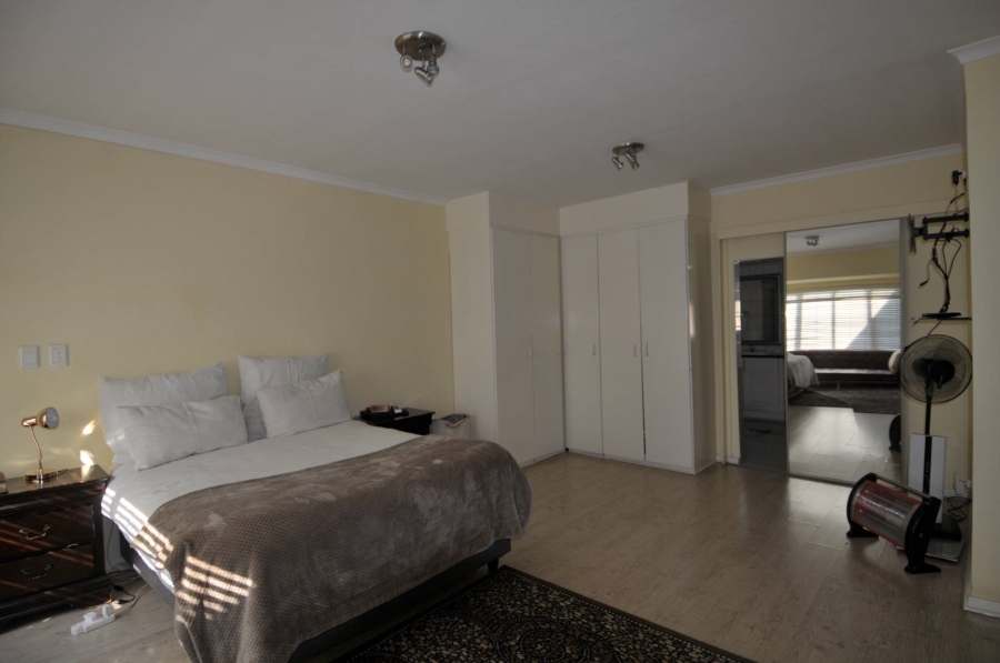 5 Bedroom Property for Sale in Moreleta Park Gauteng