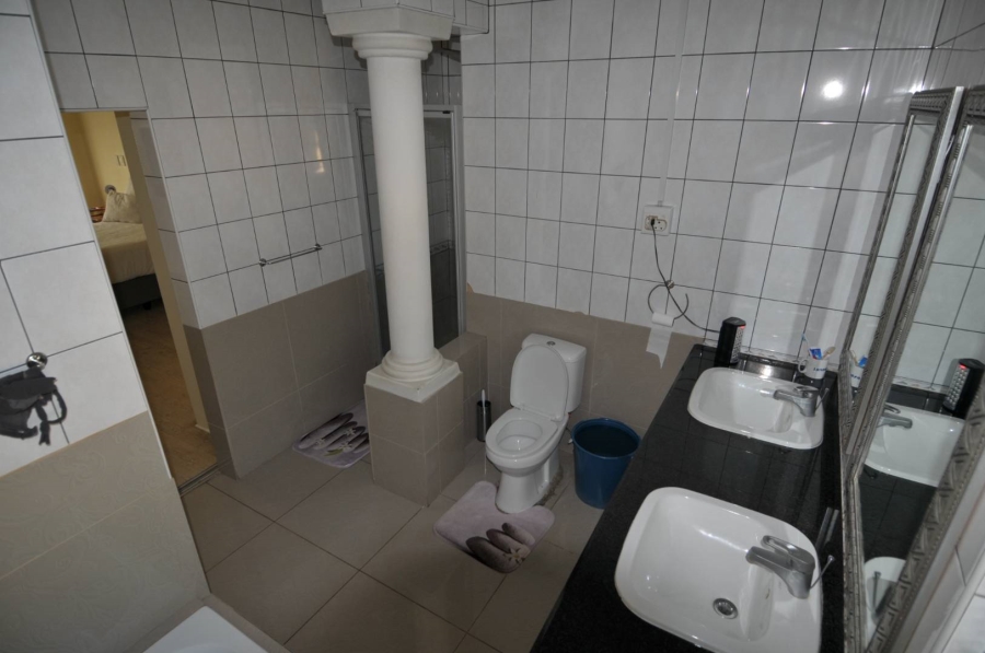 5 Bedroom Property for Sale in Moreleta Park Gauteng