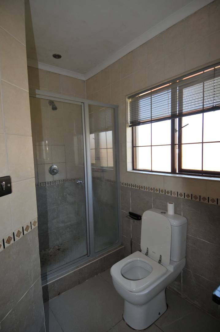 5 Bedroom Property for Sale in Moreleta Park Gauteng