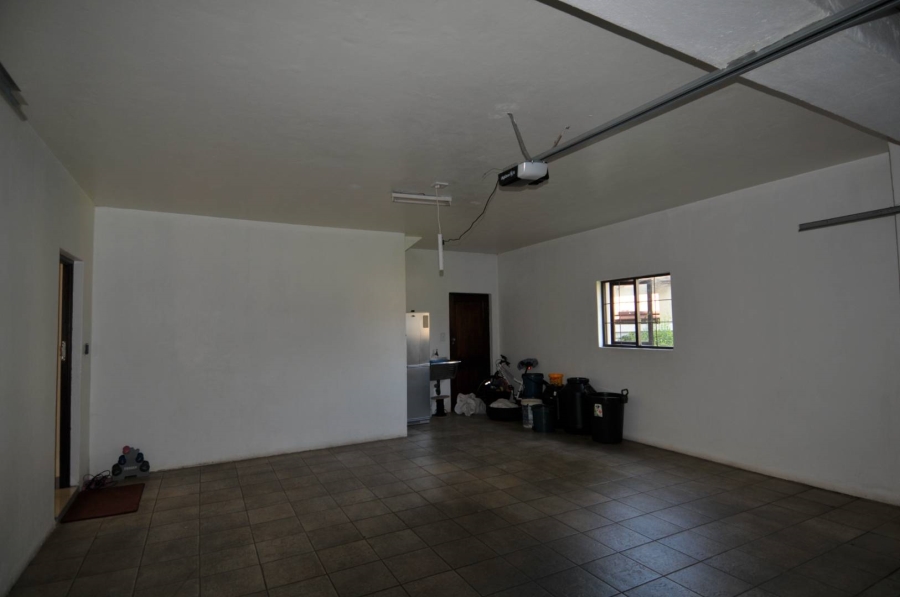 5 Bedroom Property for Sale in Moreleta Park Gauteng