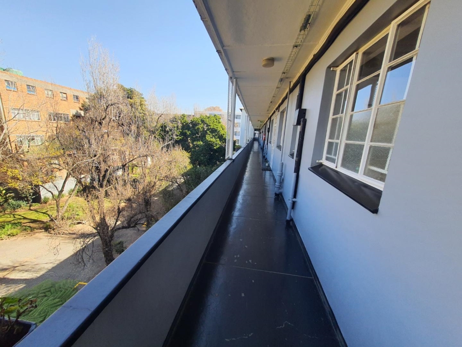 To Let 2 Bedroom Property for Rent in Illovo Gauteng