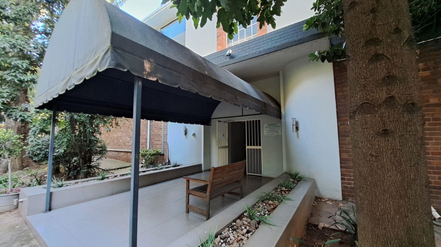 To Let 2 Bedroom Property for Rent in Illovo Gauteng