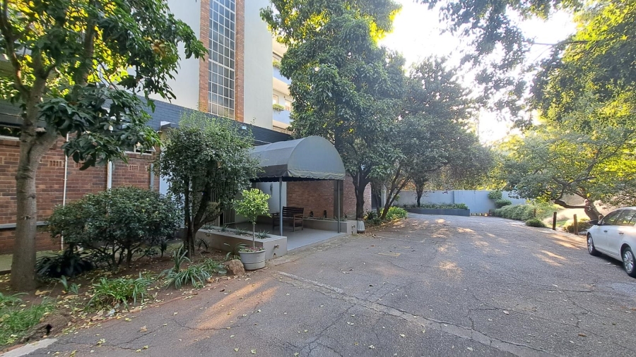 To Let 2 Bedroom Property for Rent in Illovo Gauteng