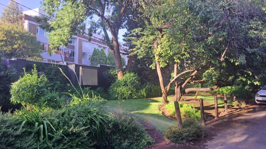 To Let 2 Bedroom Property for Rent in Illovo Gauteng