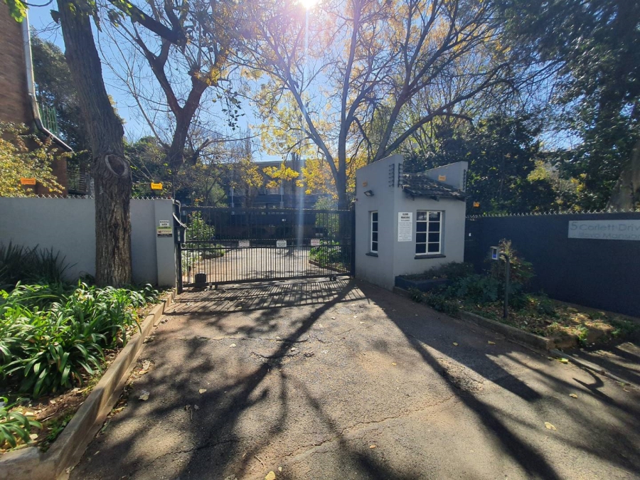 To Let 2 Bedroom Property for Rent in Illovo Gauteng