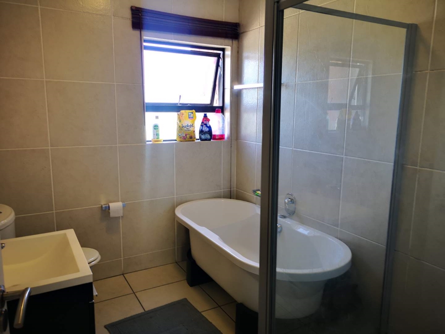 To Let 2 Bedroom Property for Rent in Oakdene Gauteng