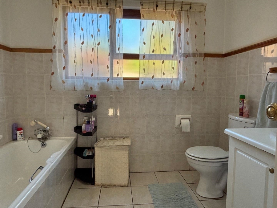 To Let 3 Bedroom Property for Rent in Faerie Glen Gauteng