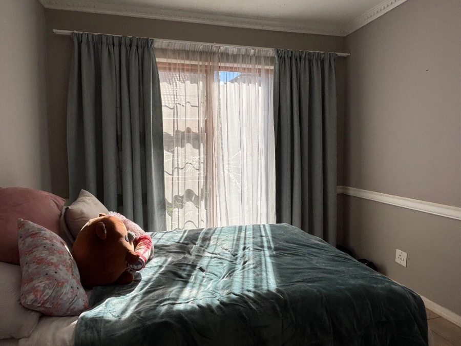 To Let 3 Bedroom Property for Rent in Faerie Glen Gauteng