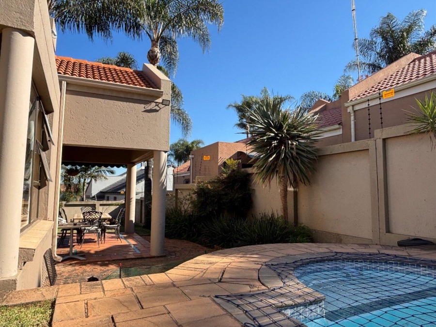 To Let 3 Bedroom Property for Rent in Faerie Glen Gauteng