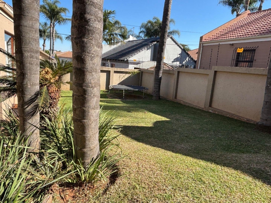 To Let 3 Bedroom Property for Rent in Faerie Glen Gauteng