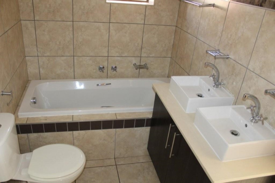 To Let 3 Bedroom Property for Rent in Pretorius Park Gauteng
