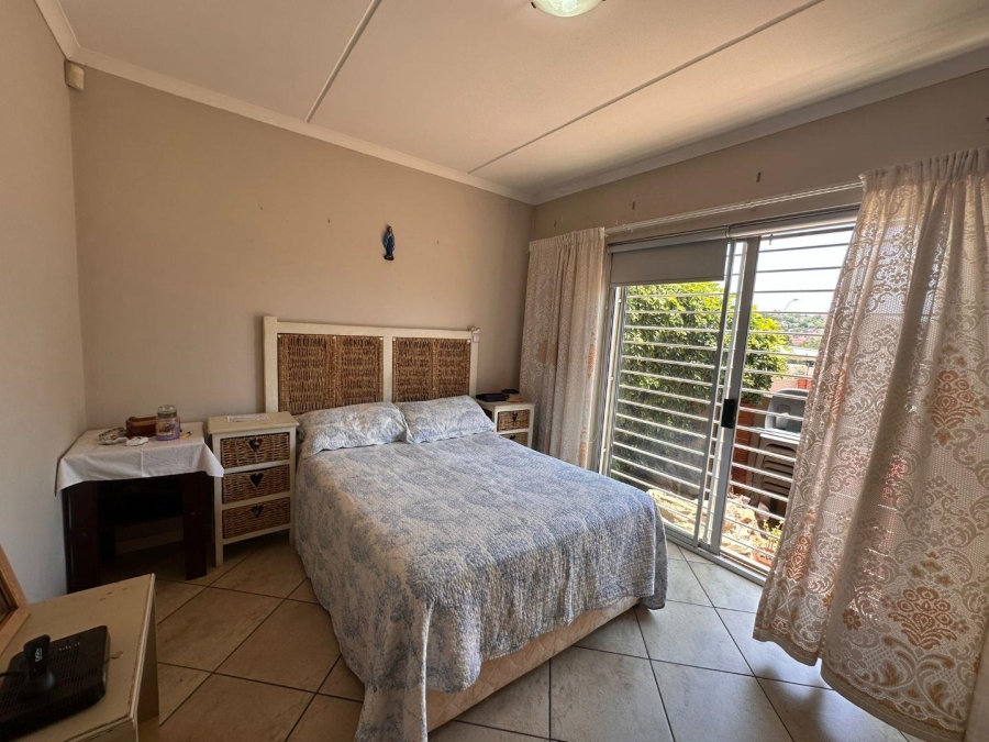 To Let 2 Bedroom Property for Rent in Florida North Gauteng