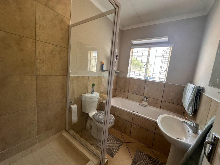 To Let 2 Bedroom Property for Rent in Florida North Gauteng