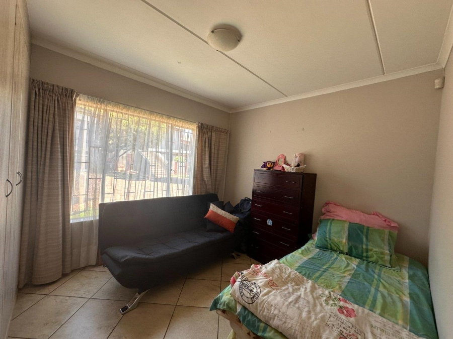 To Let 2 Bedroom Property for Rent in Florida North Gauteng