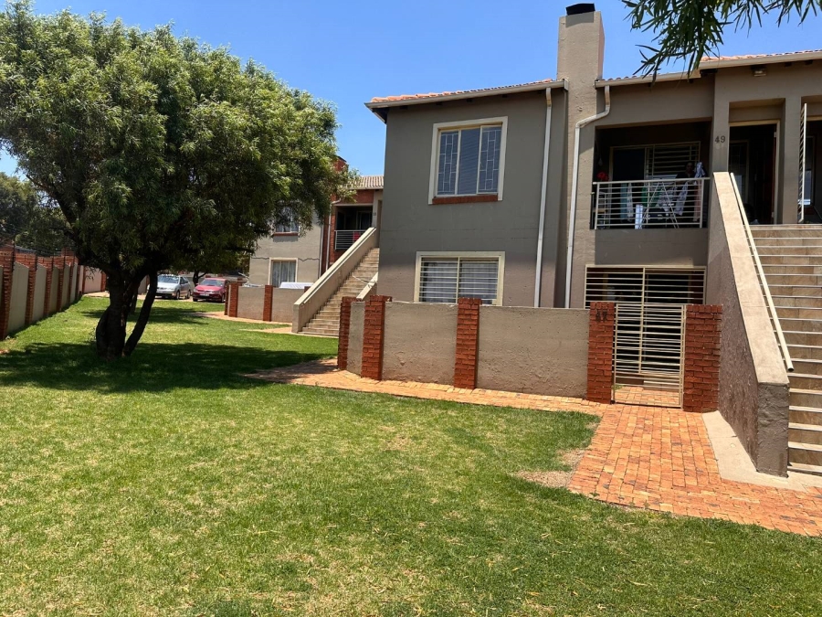 To Let 2 Bedroom Property for Rent in Florida North Gauteng